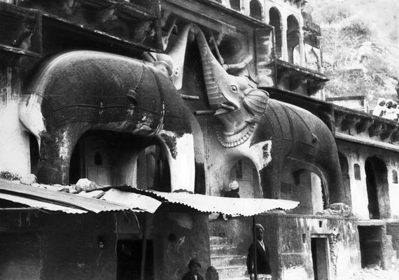 Jaipur, a dzsungelbeli falucska házait is elefántok őrzik